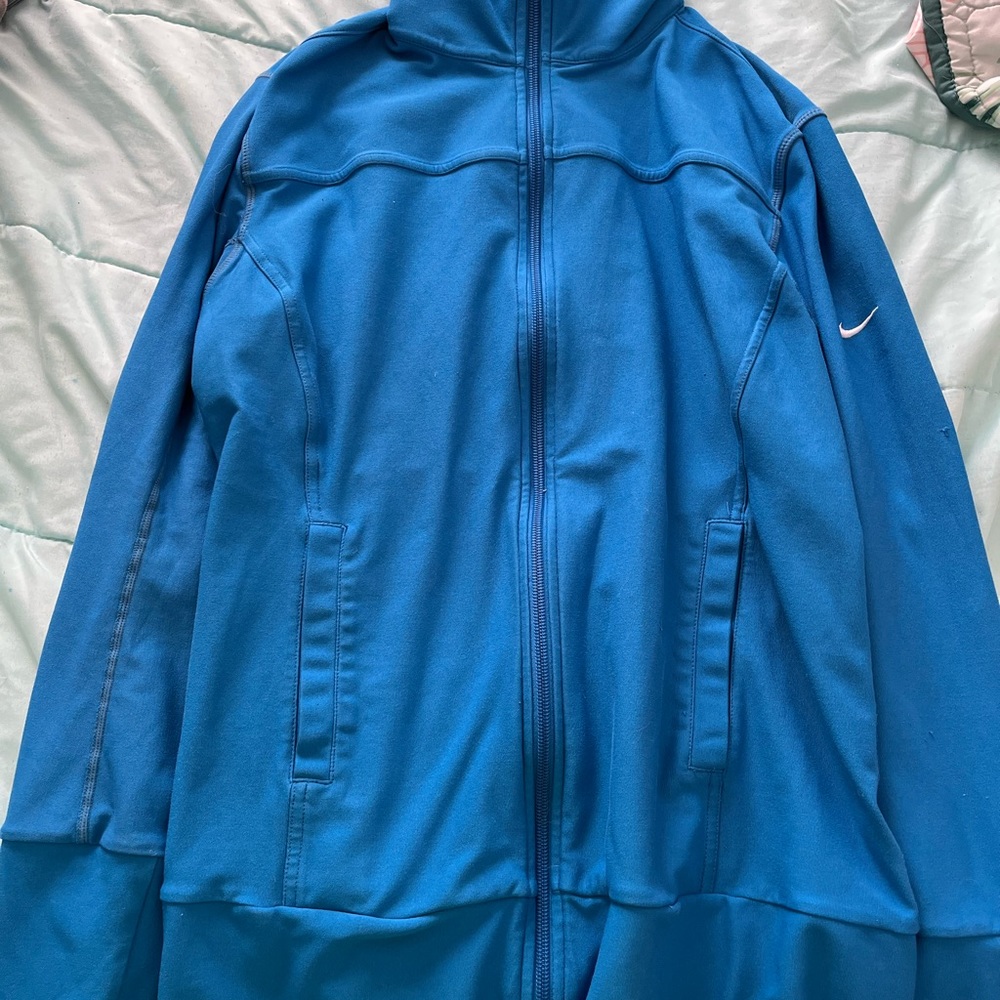 Nike dry cute sweater!!